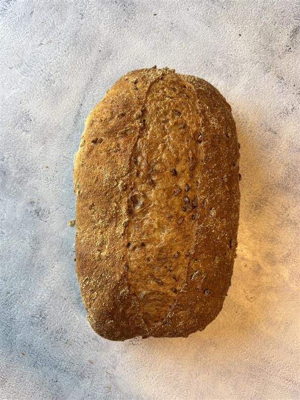 Fuldkorns surdejsbrød